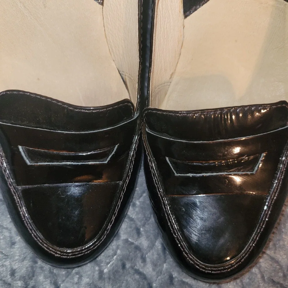 Michael Kors brownish Black Patent Leather Loafer Heels Size 8 1/2 M 3 inch heel